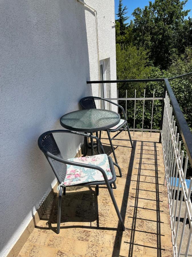 Diana Rooms And Apartments Starigrad Paklenica Exterior foto