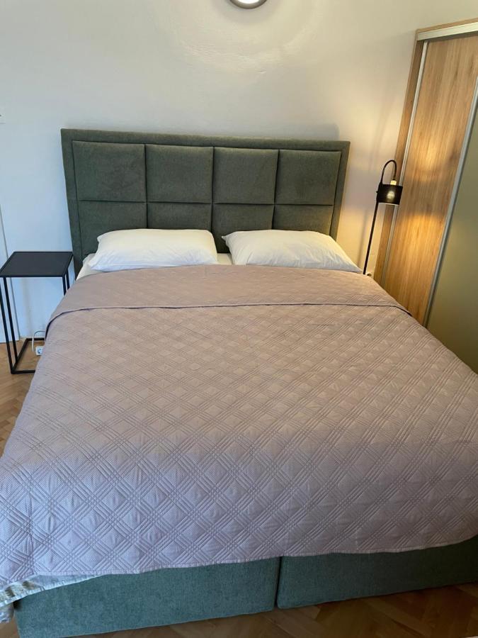 Diana Rooms And Apartments Starigrad Paklenica Exterior foto