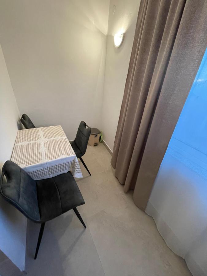 Diana Rooms And Apartments Starigrad Paklenica Exterior foto