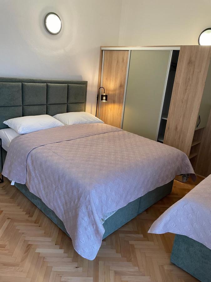Diana Rooms And Apartments Starigrad Paklenica Exterior foto