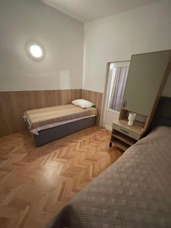 Diana Rooms And Apartments Starigrad Paklenica Exterior foto