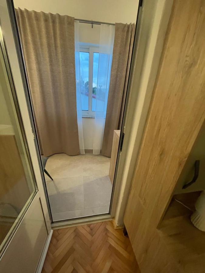 Diana Rooms And Apartments Starigrad Paklenica Exterior foto