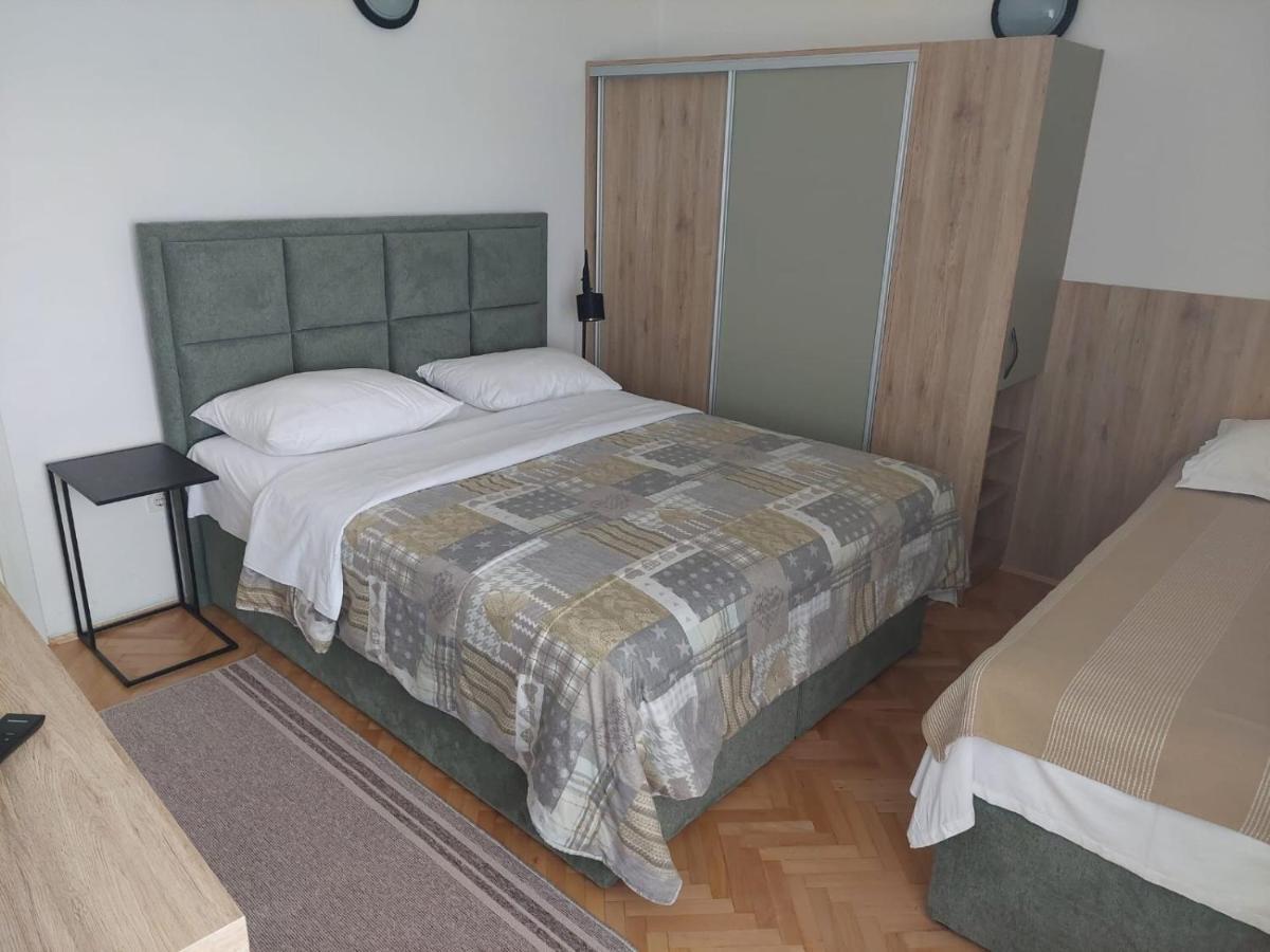 Diana Rooms And Apartments Starigrad Paklenica Exterior foto