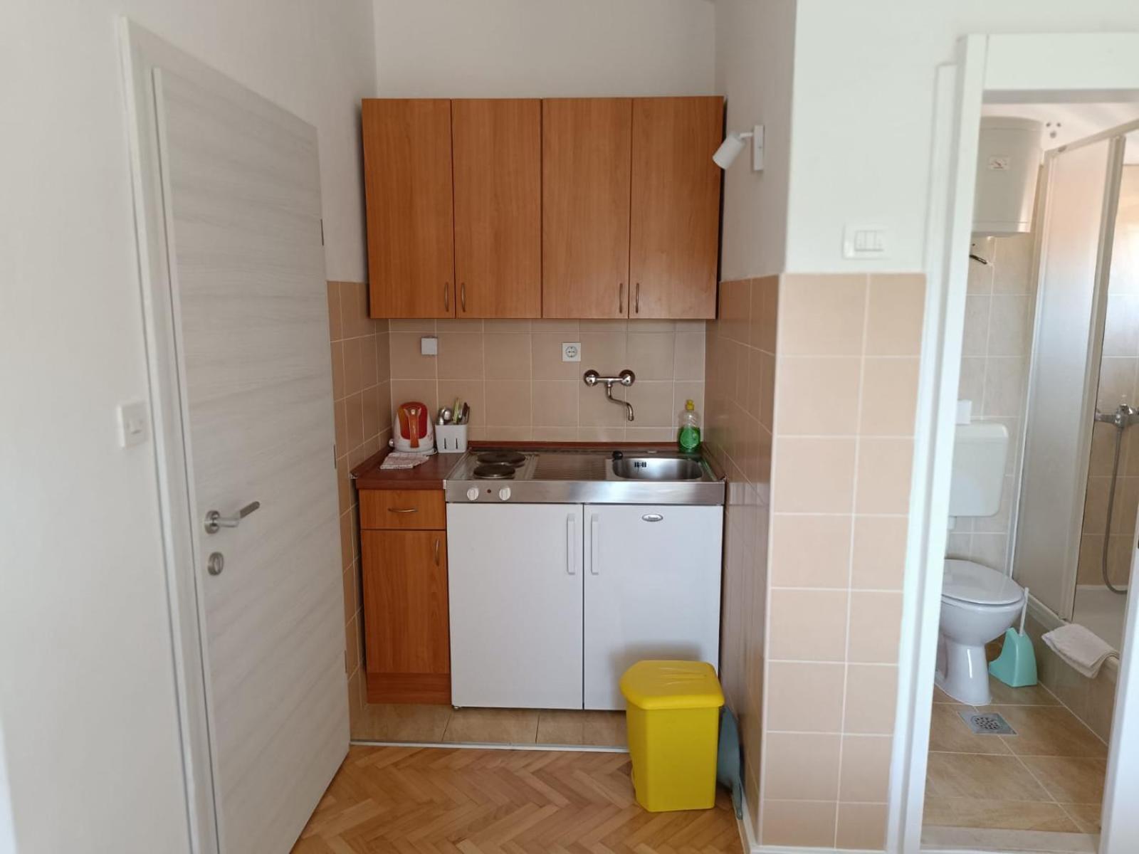 Diana Rooms And Apartments Starigrad Paklenica Zimmer foto