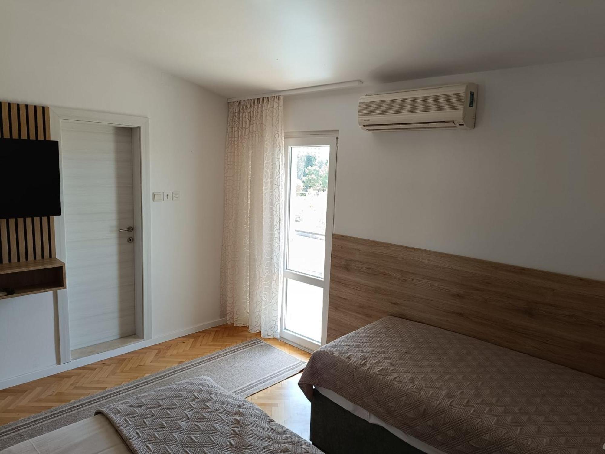 Diana Rooms And Apartments Starigrad Paklenica Exterior foto