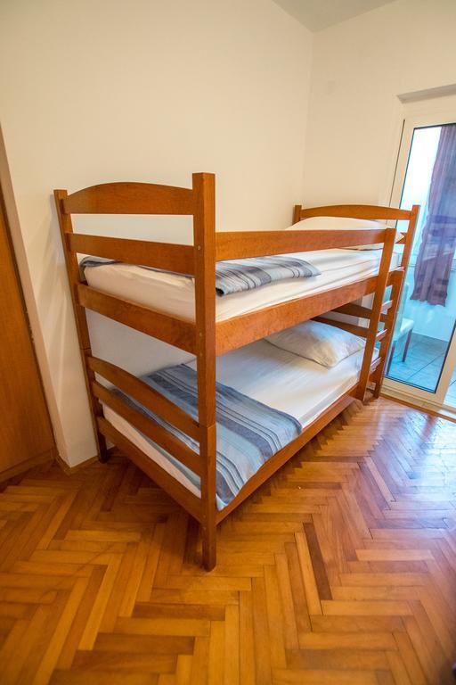 Diana Rooms And Apartments Starigrad Paklenica Exterior foto