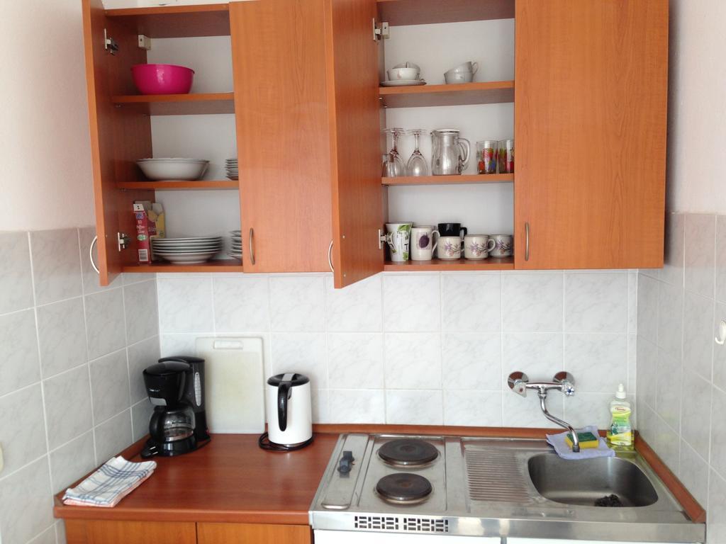Diana Rooms And Apartments Starigrad Paklenica Zimmer foto